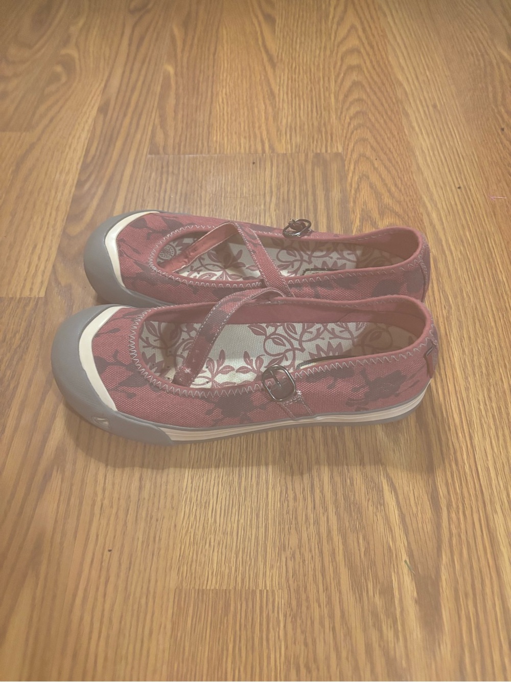 Brand New Discontinued Keen Coronado Mary Jane flats Size 10